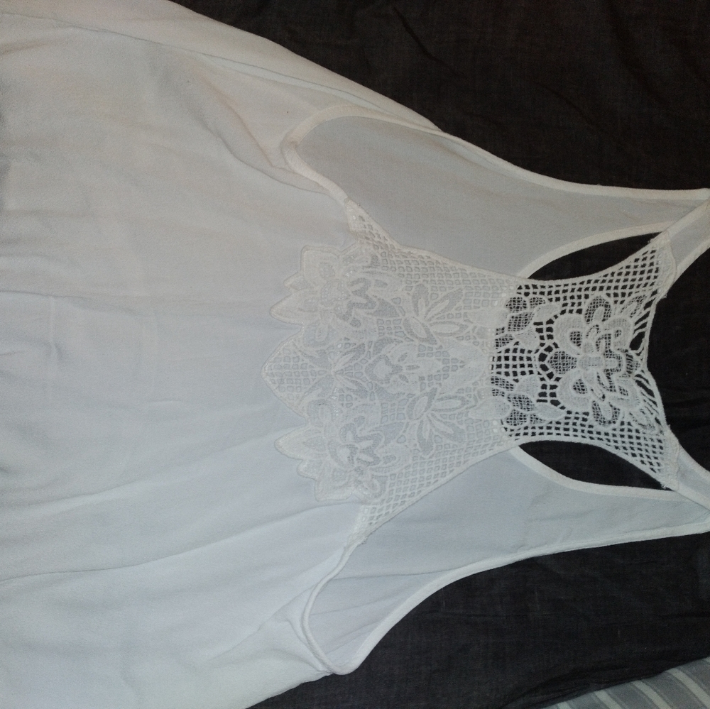 👗Large▪︎Off White▪︎CropTop👗 - Picture 2 of 2